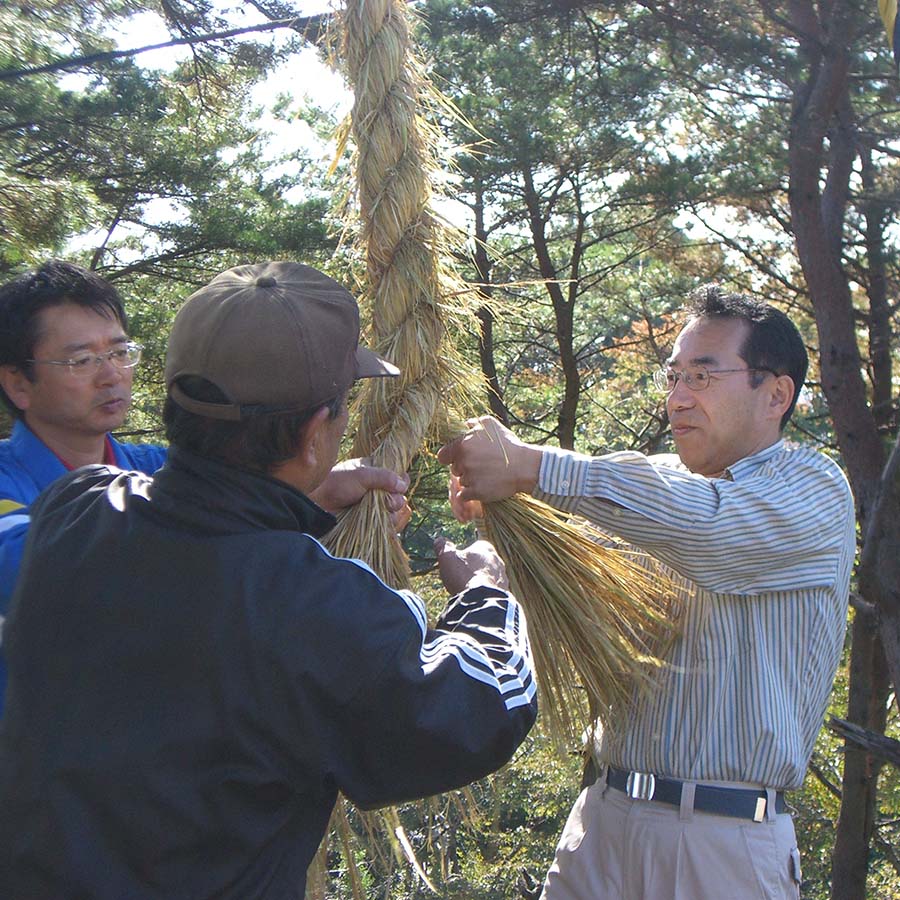 しめ縄に心を込めて
